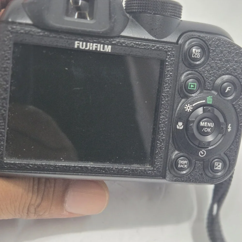 VTG Fujifilm FinePix S1000fd 10.0MP Digital Camera Black 12x‎ Zoom Tested PWC